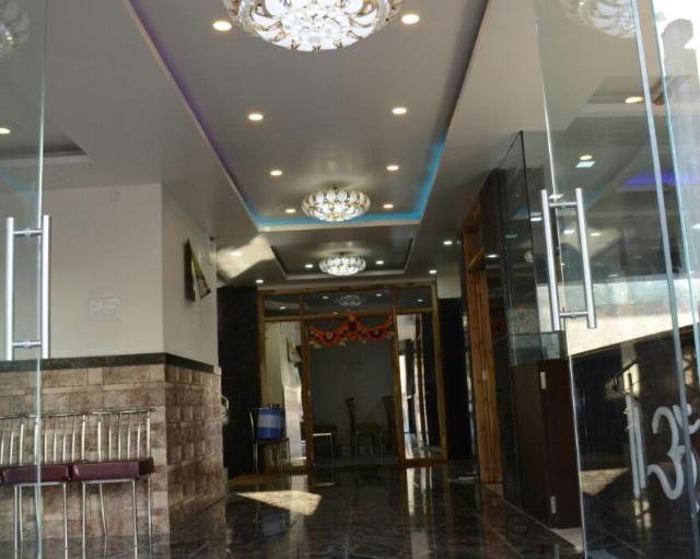 Hotel Vikrant Palace Solapur Zewnętrze zdjęcie